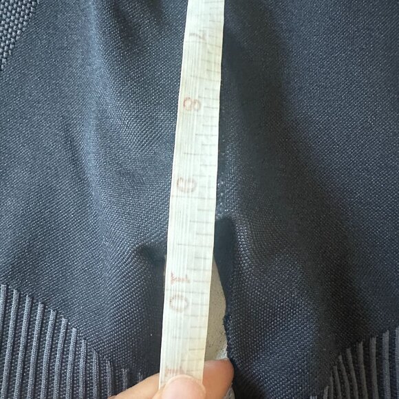 Aritzia TNA Women's Ventura High Rise Seamless Biker Shorts in Dark Grey Size XS - Picture 6 of 8